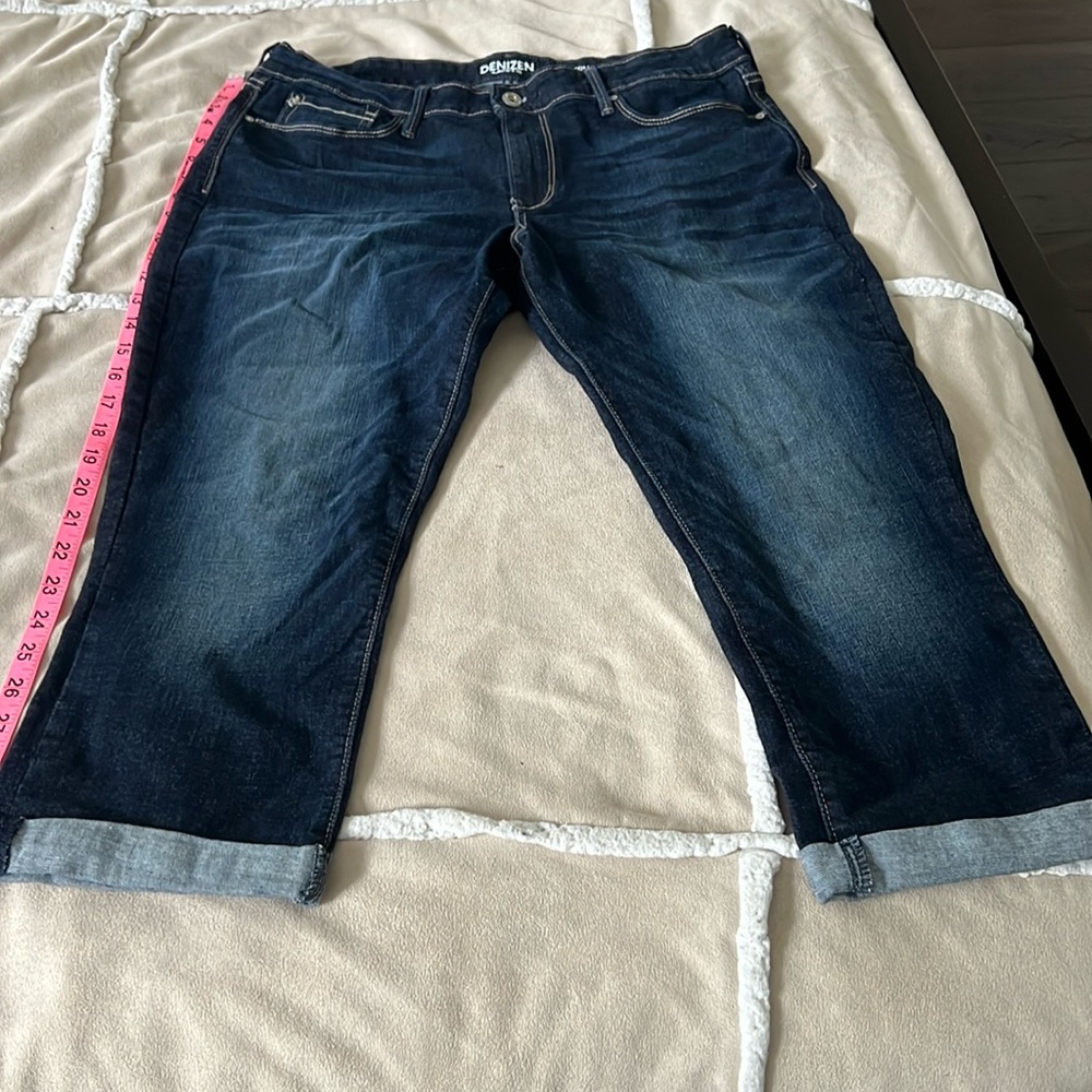 Denizen from Levi’s modern skinny crop jeans